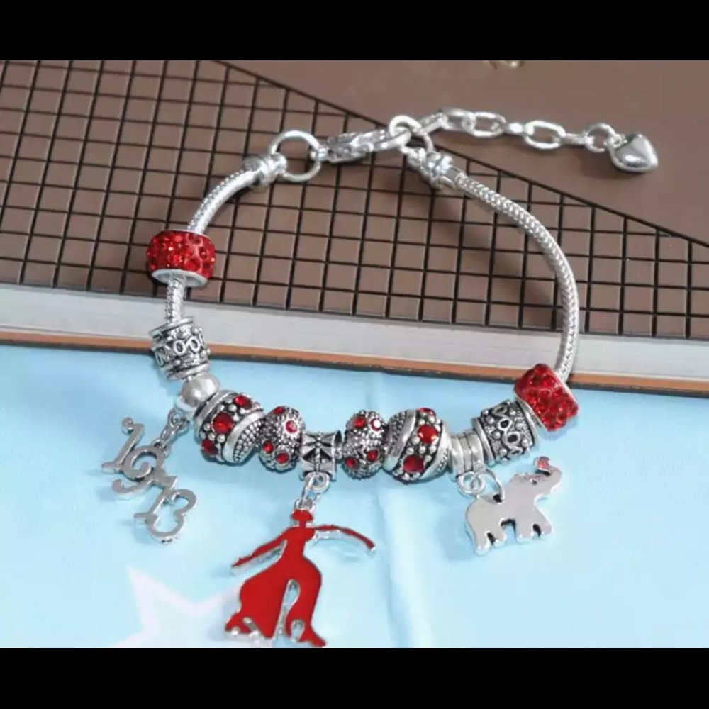GET IT: Delta Sigma Theta bracelet